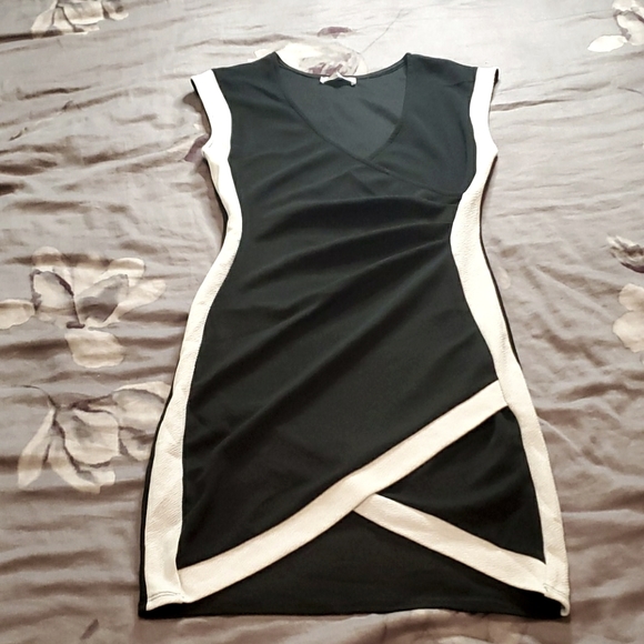 Dress - Picture 1 of 4